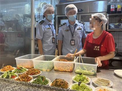 重庆江北区开展夏夜餐饮巡查 护航夜市消费